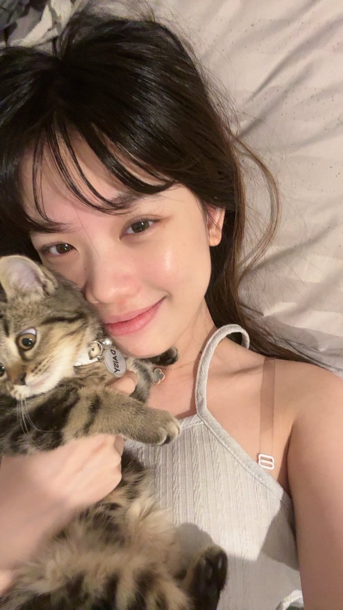 jesslynnn_ca's tweet photo. dia kaya mau lari gitu https://t.co/eXHOsIHgPC