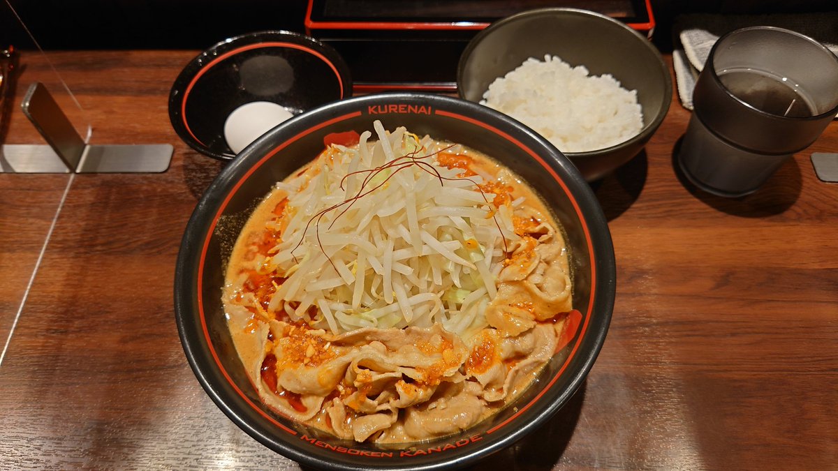 「クレナイダー晩ごはん 」|りすべるRISBEL㌠のイラスト