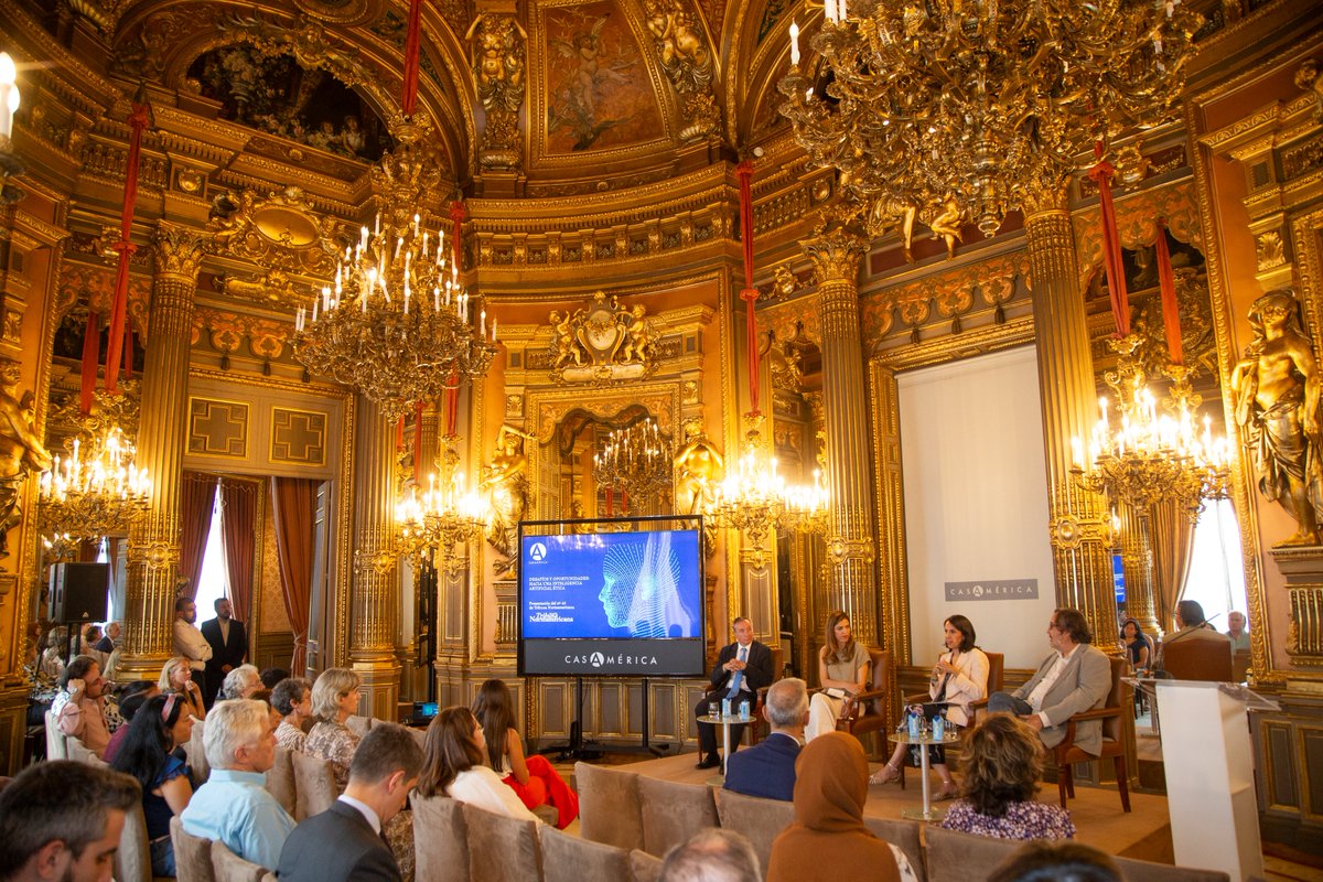 IB_Franklin's tweet photo. El pasado 25 de junio, @casamerica e @IB_Franklin organizaron, con la colaboración de @FundConEspEEUU, la mesa redonda:
👉 “Desafíos y oportunidades: hacia una inteligencia artificial ética”
¡Lee toda la noticia a continuación! ➡️https://t.co/ROfchAok9H
#TN43 https://t.co/RnECkchL0B