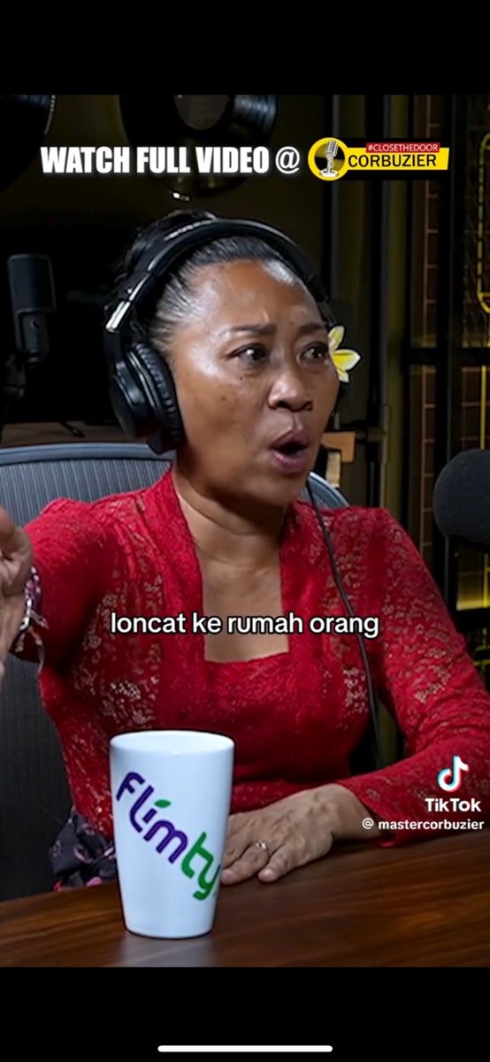 kekocakandunia's tweet photo. Ada apa dengan Bali sekarang? 

kenapa jadi gini turis-turisnya, apa karna Bali tempat wisata paling murah buat mereka? https://t.co/MLtzHIjDgf