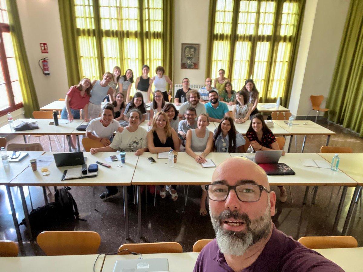 We count with four thematic sessions aimed at covering both all the research lines of the group and all the projects being worked on.