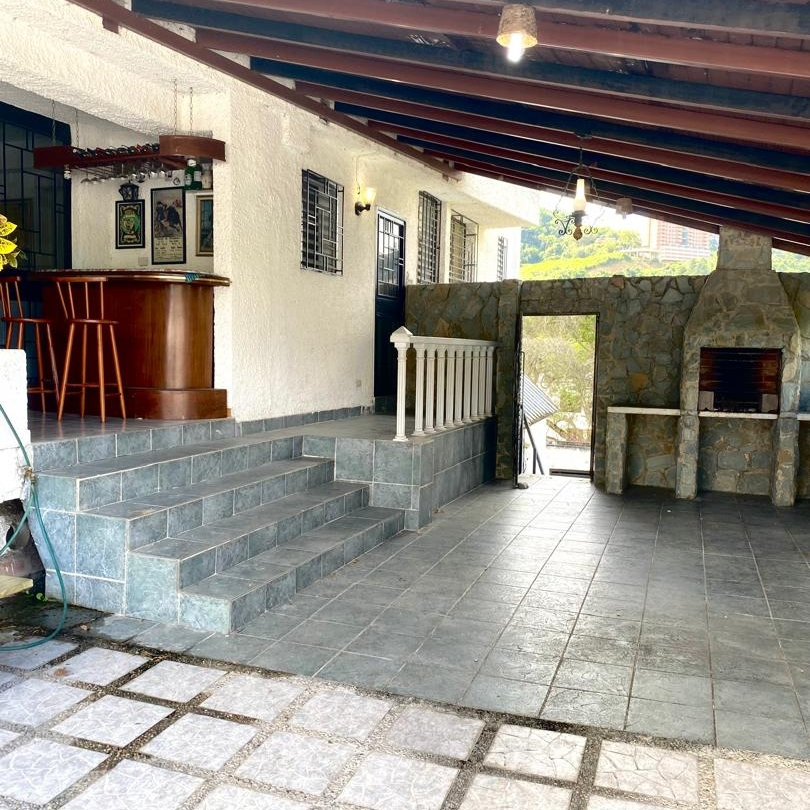 Carlit0sRealtor's tweet photo. ✔ Ubicación: Monterrey
✔ Superficie: 553 m2
✔ Habitaciones: 6 (5 + Servicio)
✔ Baños: 5
✔ Estacionamiento: 7
𝐑𝐞𝐟𝐞𝐫𝐞𝐧𝐜𝐢𝐚 130.000$

Contactame para más información 👋 https://t.co/4xXMxvZ8Y6