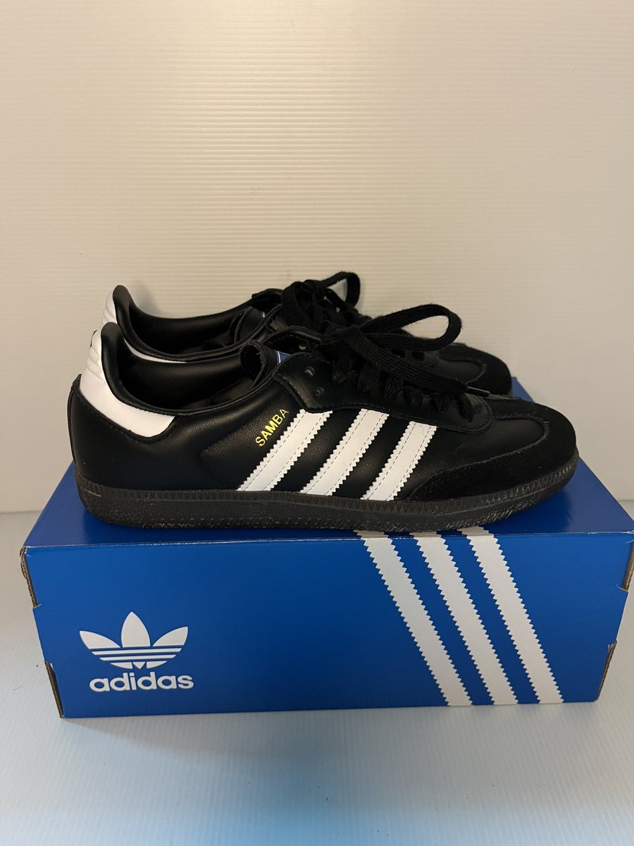 fourz1444's tweet photo. Samba 38/23.5CM
2490 รวมส่ง แท้ 💯
มีตำหนิคราบกาวตรงพื้น

#รองเท้าadidas #ร้องเท้ามือ2 #รองเท้ามือ2 #ส่งต่อ #ส่งต่อรองเท้า #ส่งต่อรองเท้าadidas #ส่งต่รองเท้ามือ2 #ส่งต่อรองเท้ามือสอง #ปล่อย #ปล่อยรองเท้า #ปล่อยรองเท้ามือ2 #ปล่อยรองเท้ามือสอง #รองเท้ามือ2adidas #adidassuperstar https://t.co/VlJFw3dcHf