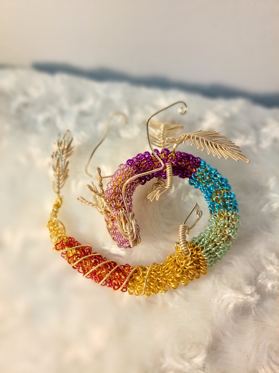 hariganemeguri's tweet image. 丸まってオヤスミのドラゴンさん🐉💤
#DRAGON
#wireart 
#withwire