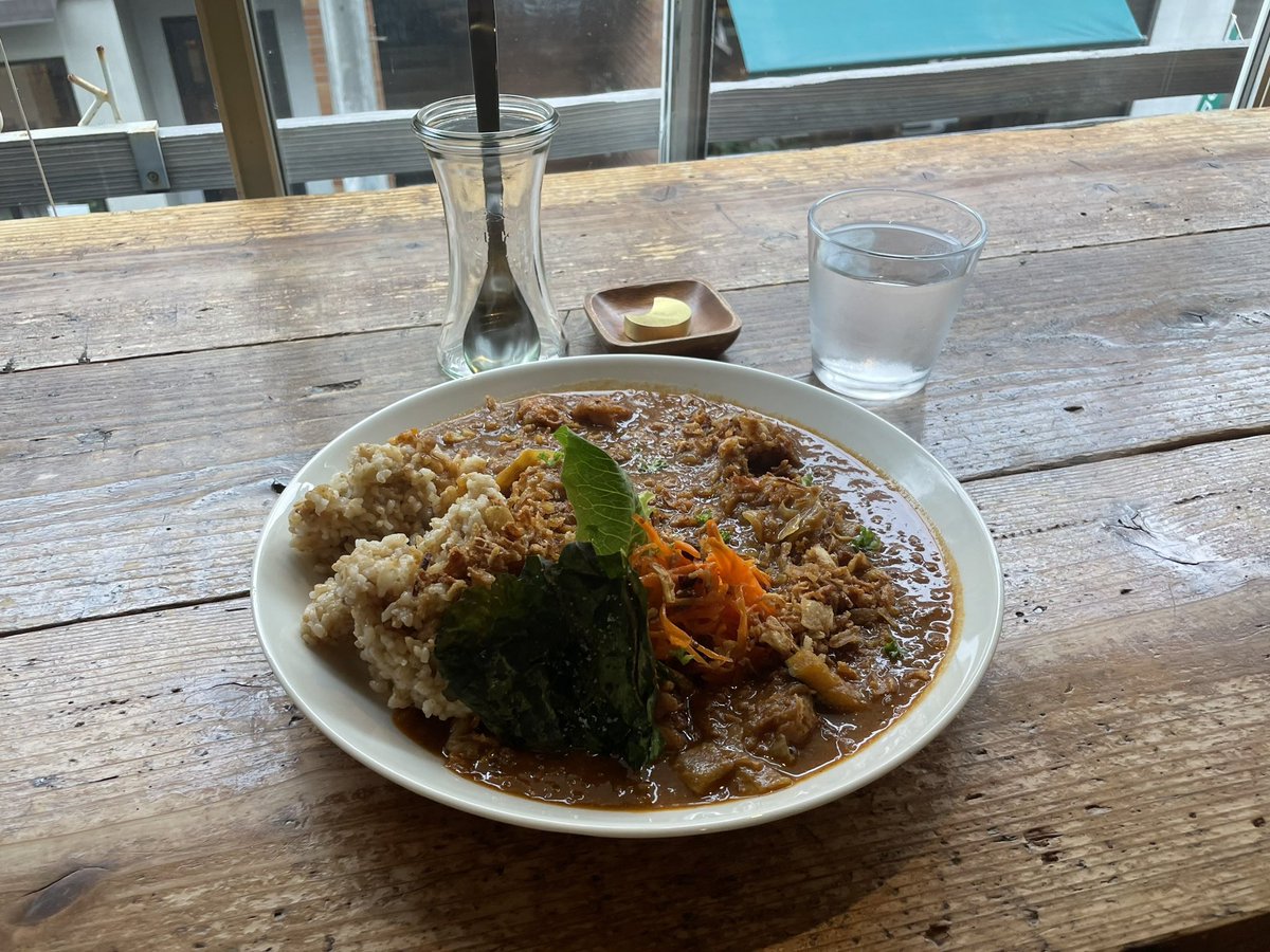 周南市では今の所ここ一択かな🌱自分の地元もそうだけど、地方veganレストランの客層の大部分は菜食ではない人…そんな方々が通うほど、素晴らしい味と空間。今インバウンドが盛り上がって最中、食べる物がないからといって観光を諦める人も多数いるはず、食文化も大切だが、時代は確実に変化している