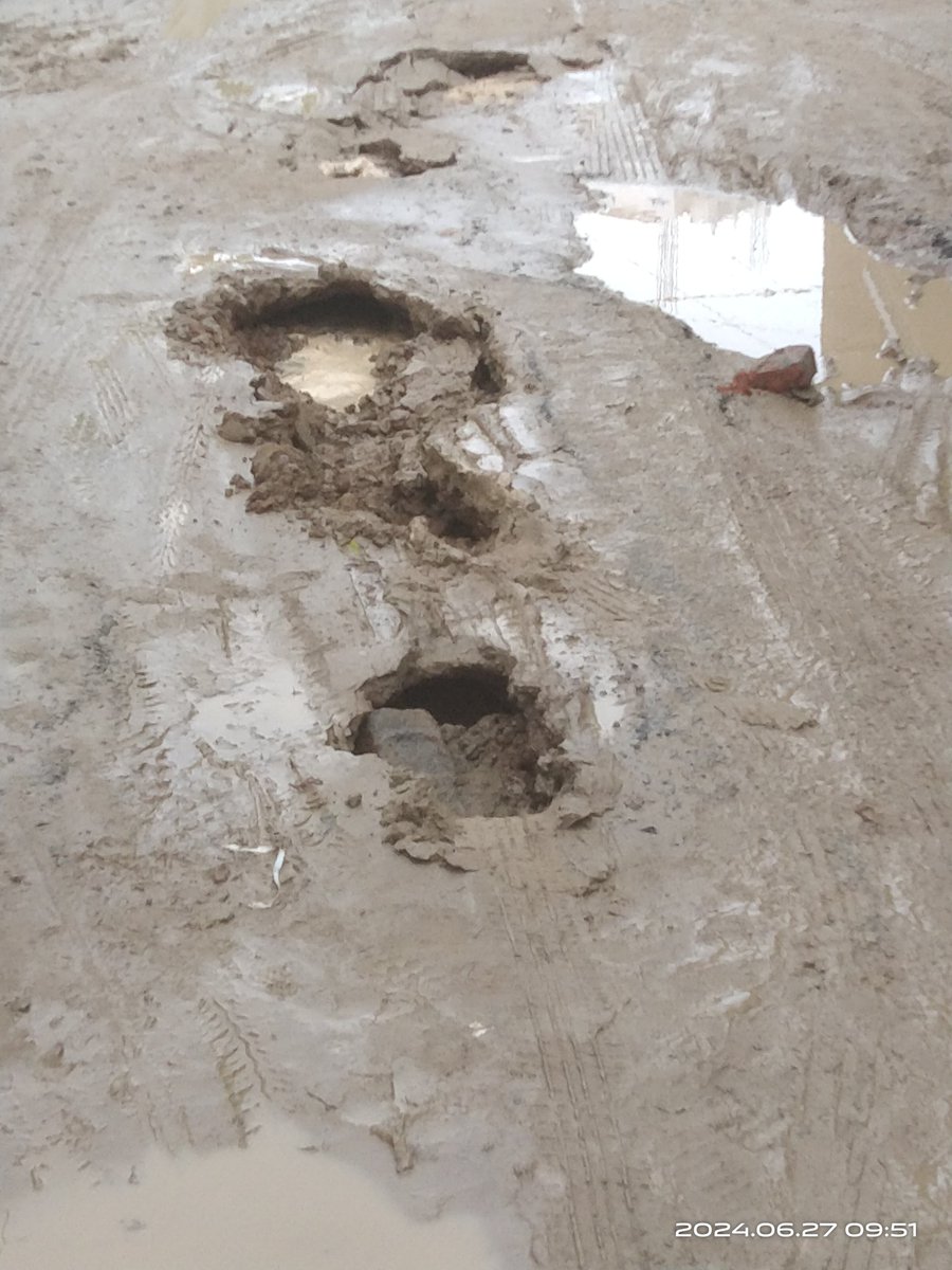TPoetry234's tweet photo. This is the situation in awas vikas colony Vikas Nagar vistar near Central academy after today's rain. it is causing distress to us, please get it repaired at earliest. 
@DrMangleshBJP 
@ravikishann 
@NagarNigamGkp https://t.co/OQ7gq3jItP