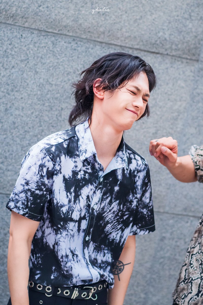 GUITARHOLICxxx's tweet image. 멘트가 이상해쒀 지누 너무 궈여움,,...🥲
바로 복복 참지 못하는 비니도 ♥️

싸이언 &amp;amp; 빈센트 #크랙샷 #crackshot   
240622 @부평아트센터