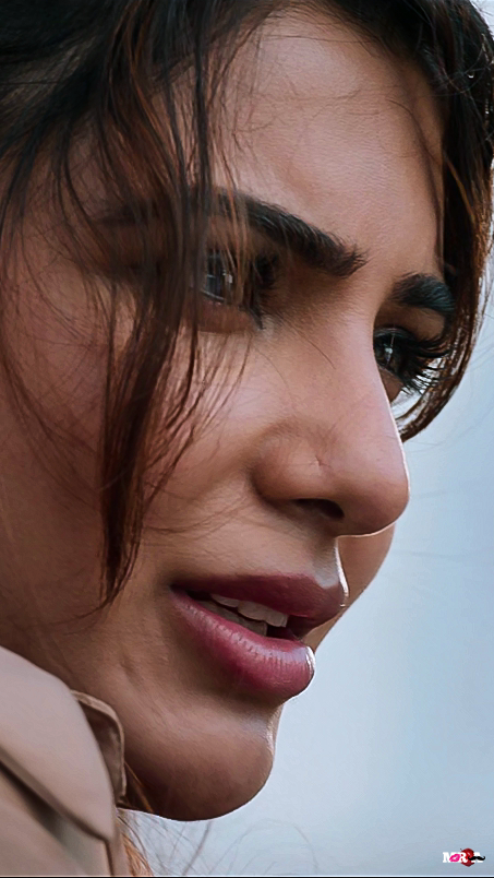 Romantic_Dudee's tweet photo. 👩oii
👨‍🦰hello andi
👩cinemaki theeskelthaava
👨‍🦰em cinema😉
👩Kalki
👨‍🦰full crowded theatre naakem odhh..kastha kaali theatre ki veldhaam padha😋😋
👨‍🦰Reii moddhu....kaali theatre lo ne andhari looks mana meedhe untaii....adhe first day ankoo andhar cinema lo busy....ika manamemoo😈 https://t.co/nOzdw22xe3