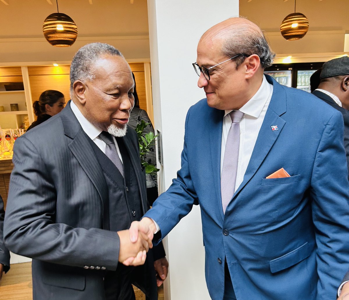 RDenBelgica's tweet photo. Del 10 al 14 de junio, la Embajada y Misión de la República Dominicana en Bruselas participó en la #CrimeFightingWeek organizada por la Comisión Europea. El evento incluyó seminarios sobre cooperación UE-LAC y conversatorios con expresidentes africanos. https://t.co/KxdIQOIfHA