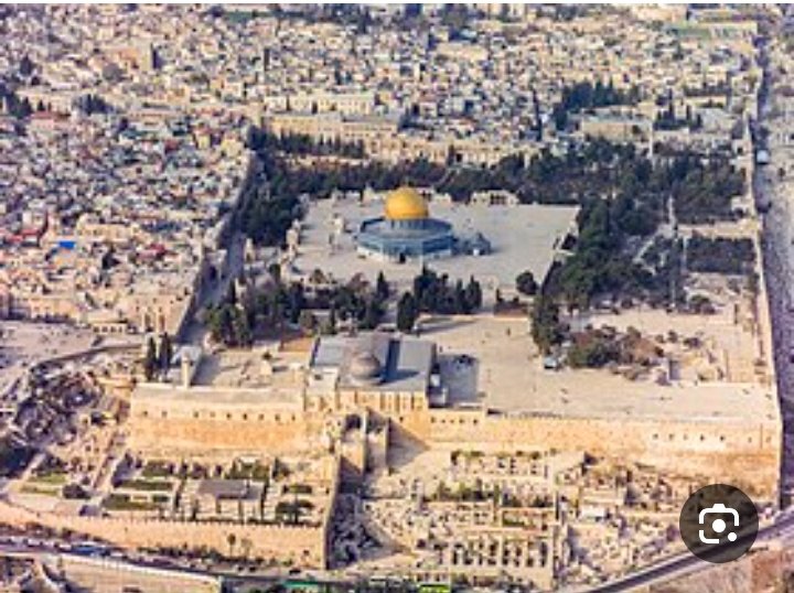 حتى نساهم في تجذّر قضية الأقصى في وجدان كل مسلم أقترح:
١. تعليق صورة المسجد الأقصى والقدس في كل بيت مسلم بصالة الجلوس ومجلس الرجال.
٢. تسمية مسجد أو جامع أو مدرسة في كل مدينة مسلمة باسم جامع القدس أو جامع غزة. 
#فلسطين_قضية_الاحرار 
#غزه_تموت_جوعاً
#الجزيرة_مباشر