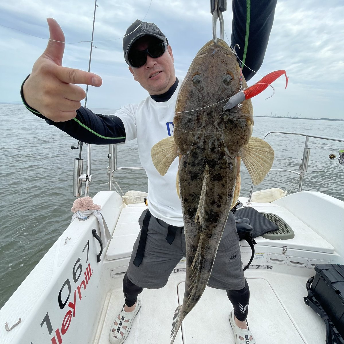 BlueHazefishing's tweet photo. 上州屋鈴鹿中央店、店長さん御一行とバレーヒルさん達の合同釣行会❗️タコ🐙釣ってからのマゴチ❗️今回もbaydriveシリーズが大活躍しました😁62cmのマーゴンもGET😍 #上州屋鈴鹿中央店 #valleyhill #baydrive #スワープダート #bluehaze https://t.co/xznW3CS57s