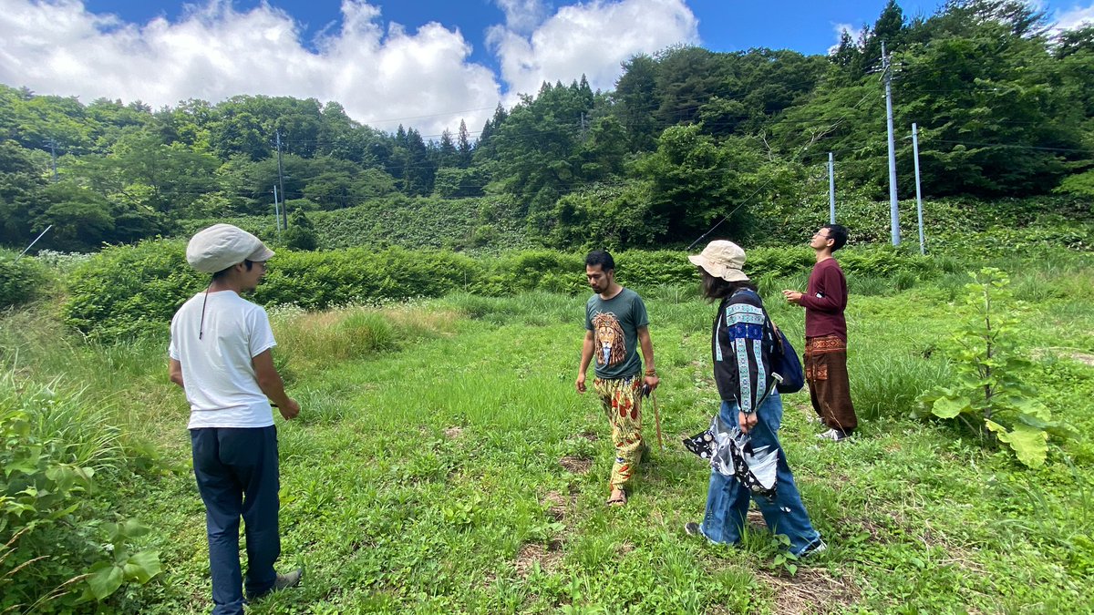 味人は、最高の遊び場

自分がこれまでやってきたこと
やってみたかったことを
おもいっきり 表現できる場所 🌱

ここには失敗もなにもないから

そして、自分の "心" と
とことんまで向き合える場所

今、この瞬間を味わえる
大人が子供に還れる場所

#オフグリッド #自然農
#tolandvlog #トゥラ中