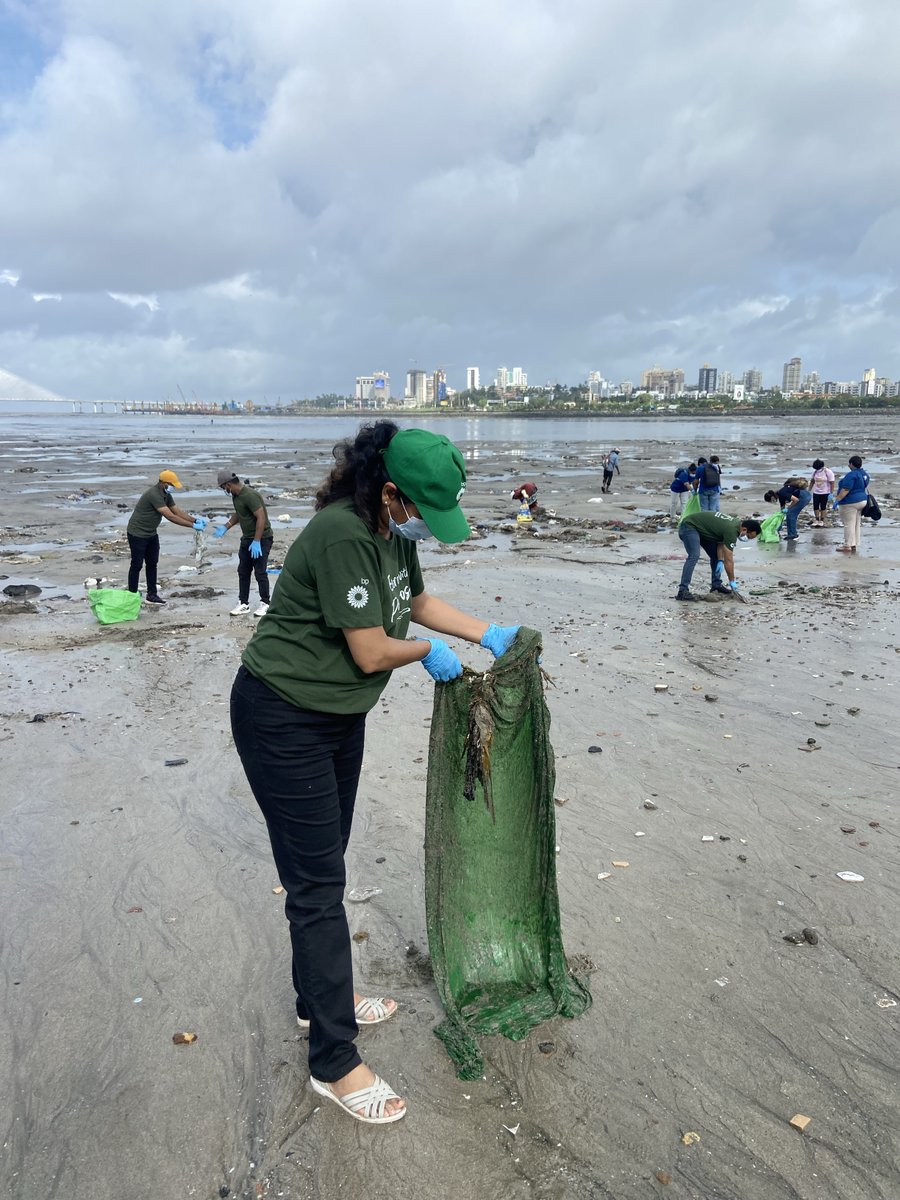We teamed up with UWMumbai for their Day of Action and rolled up our sleeves to give Mahim Reti Bunder a clean sweep. Our colleagues participated with much vigor and led the charge to bring about a positive change to this iconic spot in Mumbai We teamed up with UWMumbai for their Day of Action and rolled up our sleeves to give Mahim Reti Bunder a clean sweep