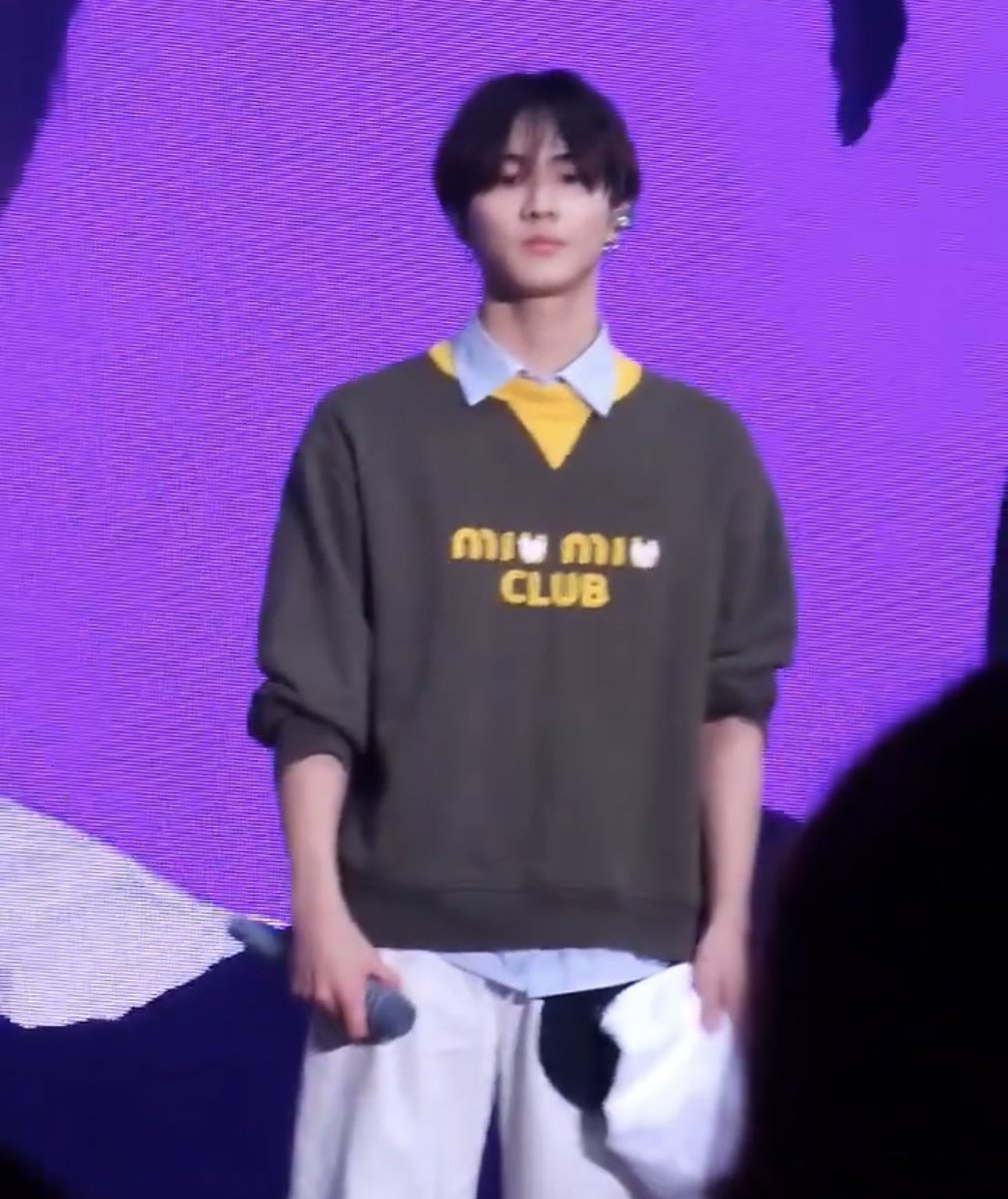 EN7ernally's tweet photo. jungwon 🧍🏻🧍🏻🧍🏻 https://t.co/FoZecI5EsC