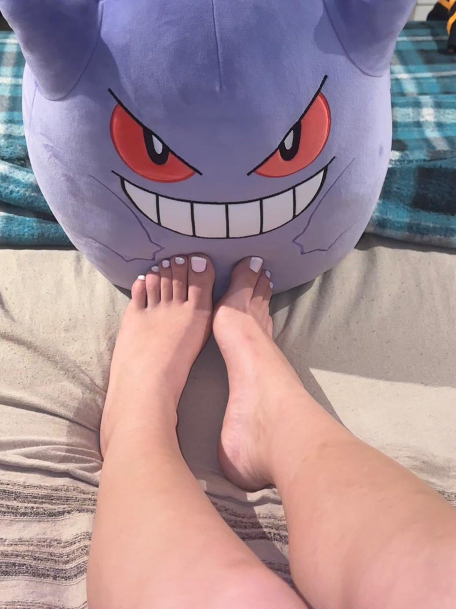 xogirl02's tweet photo. #Feet #girlfeet #feetguys message me for more💋💋👣👣👣👣 https://t.co/std0Gcfs4K