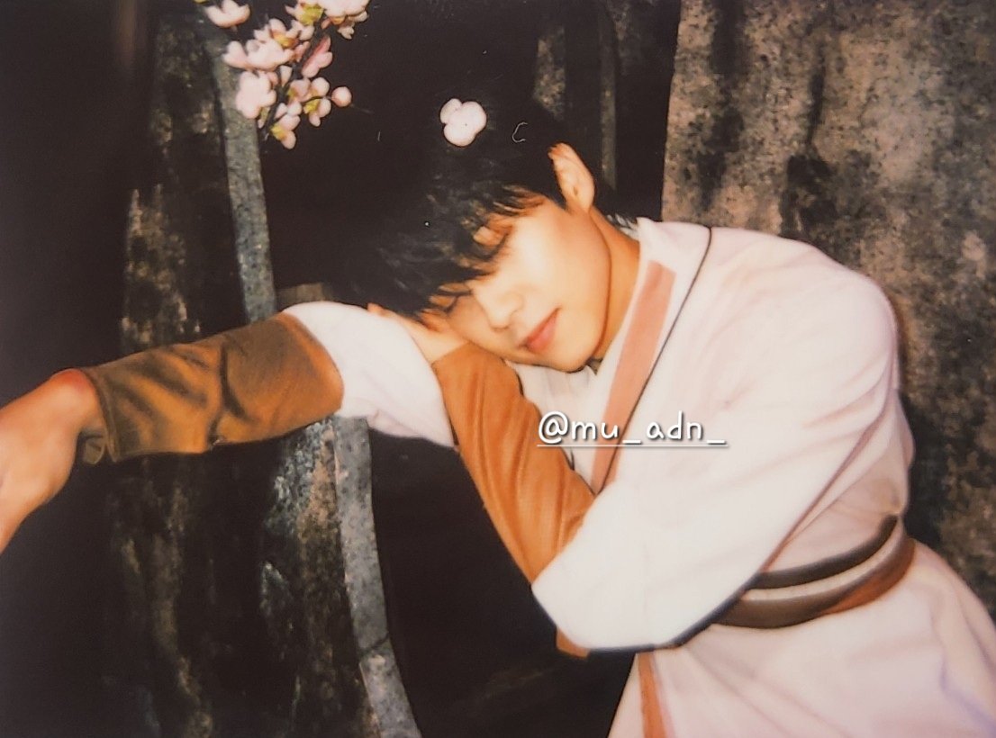 #강호제일폴라
#폴라의_역사는_절벽에서_이루어진다
#나를_위해_짱폴라를
#강호에는_별난_폴라가_많은가요
#폴라를_뽑는_것은_집을_짓는_것이니
#무릉도화_폴라로_내_마음을_홀려놓고서
#폴라는_뽑으라고_있는_것이다
#뽑을_거야_ㄷㄷ_내가_뽑을_건데 

잠자는 숲 속의 승룡이🌸