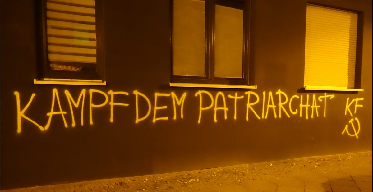 komjugend's tweet image. Aktionen von KJ und KF im Vorfeld der antikapitalistischen und revolutionären Stonewall-Demonstrationen🏳️‍🌈👇