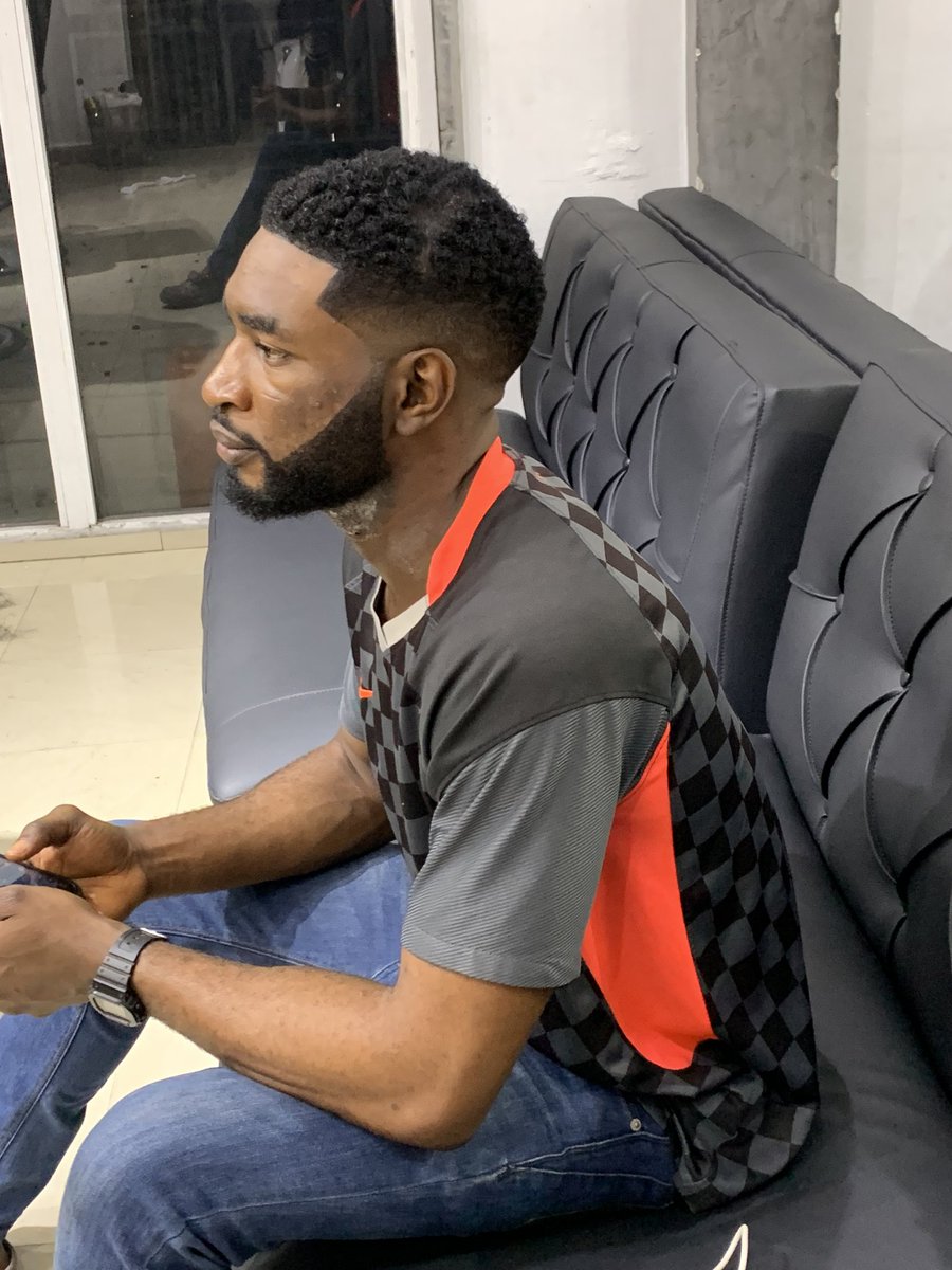 KufreSunda2's tweet image. Good haircut are not cheap and cheap haircut are not good 👍😎