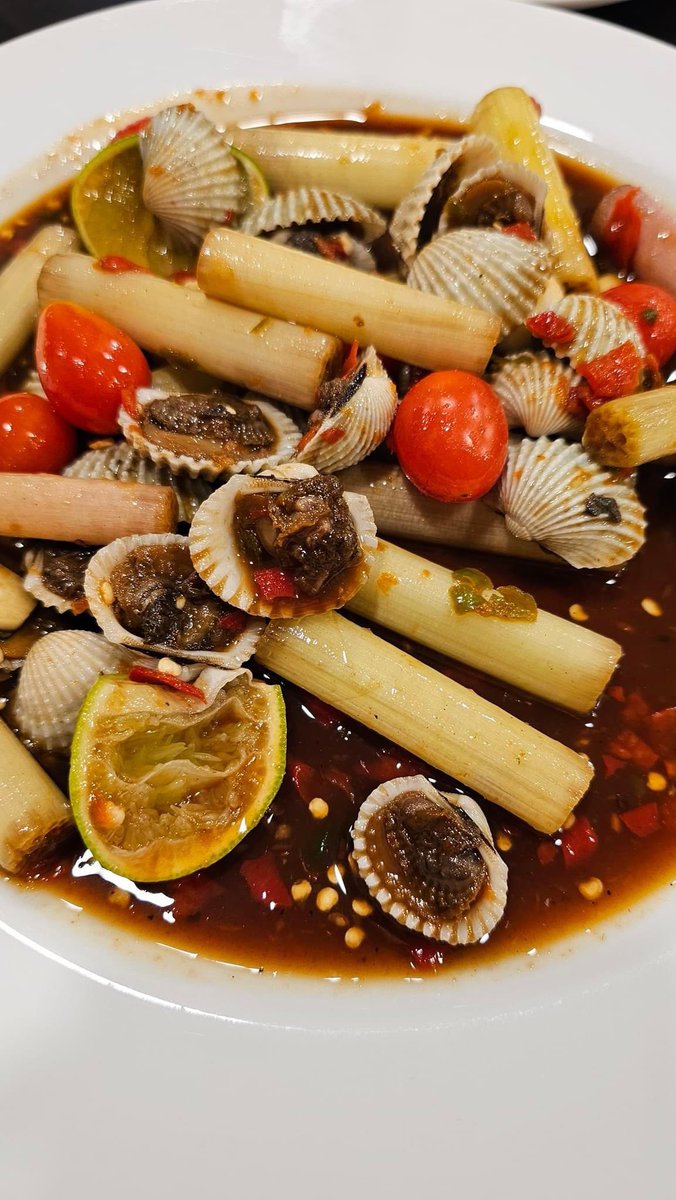 เลือกจานไหนดีสำหรับมื้อเย็นนี้ 😋😋
1.ยำแซลม่อนปลาร้านัวๆ
2.หมูสามชั้นทอดกรอบๆ
3.มาม่าโครตหมู
4.ยำหอยแครงนัวกะปิ

#หนีแมวเที่ยว #NeeMeowTeaw #ส้มตำ #ยำ #อีเปีย #ยำอีเปีย #รีวิวอาหาร