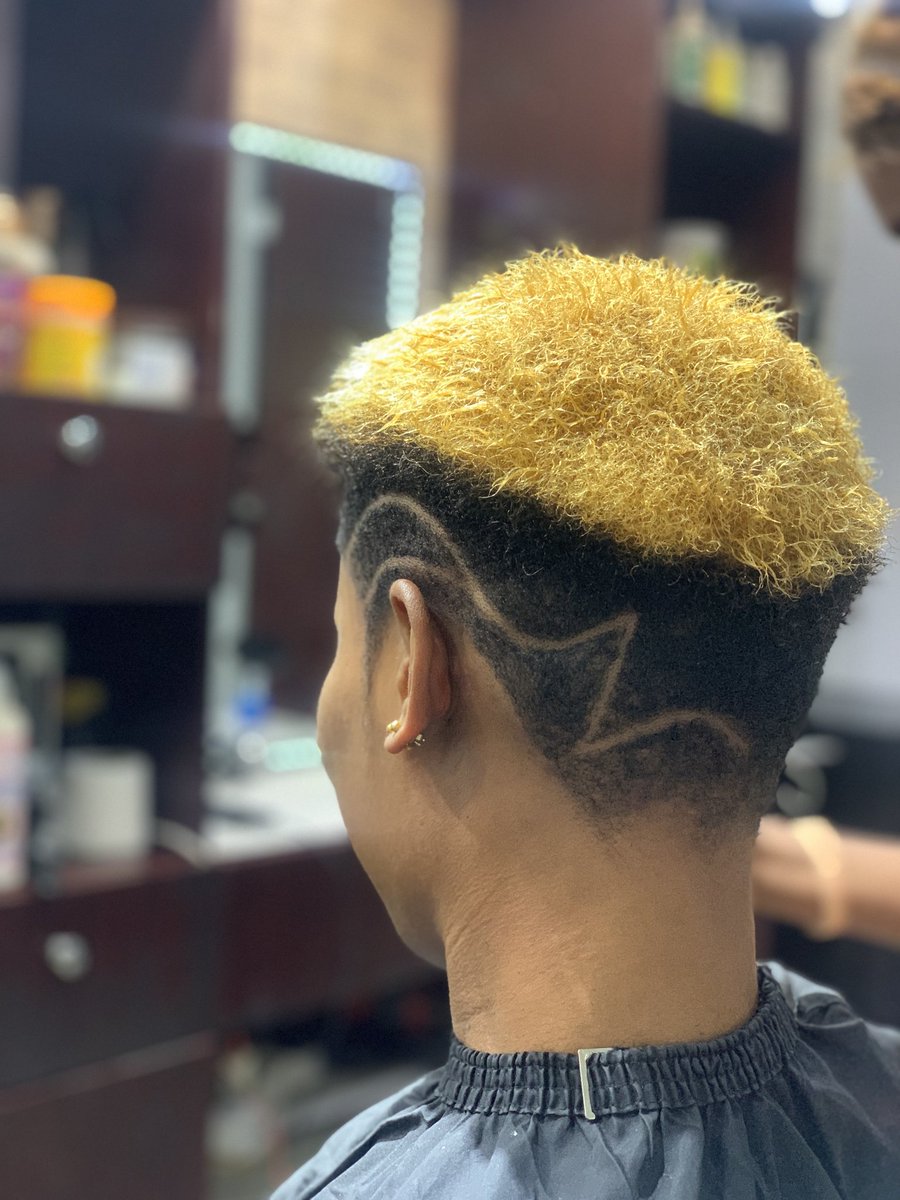 KufreSunda2's tweet image. Put call for your haircut 💈💈✂️✂️