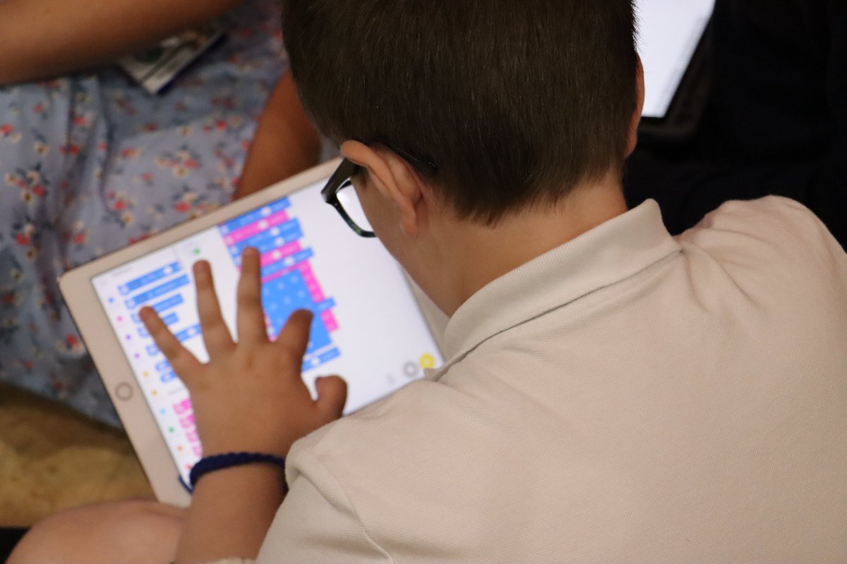 Technocamps's tweet image. Testing time...

#RoboticsCompetition @rafyouthengage @Blackwood_ICT @GarthPrimary @officialCHS