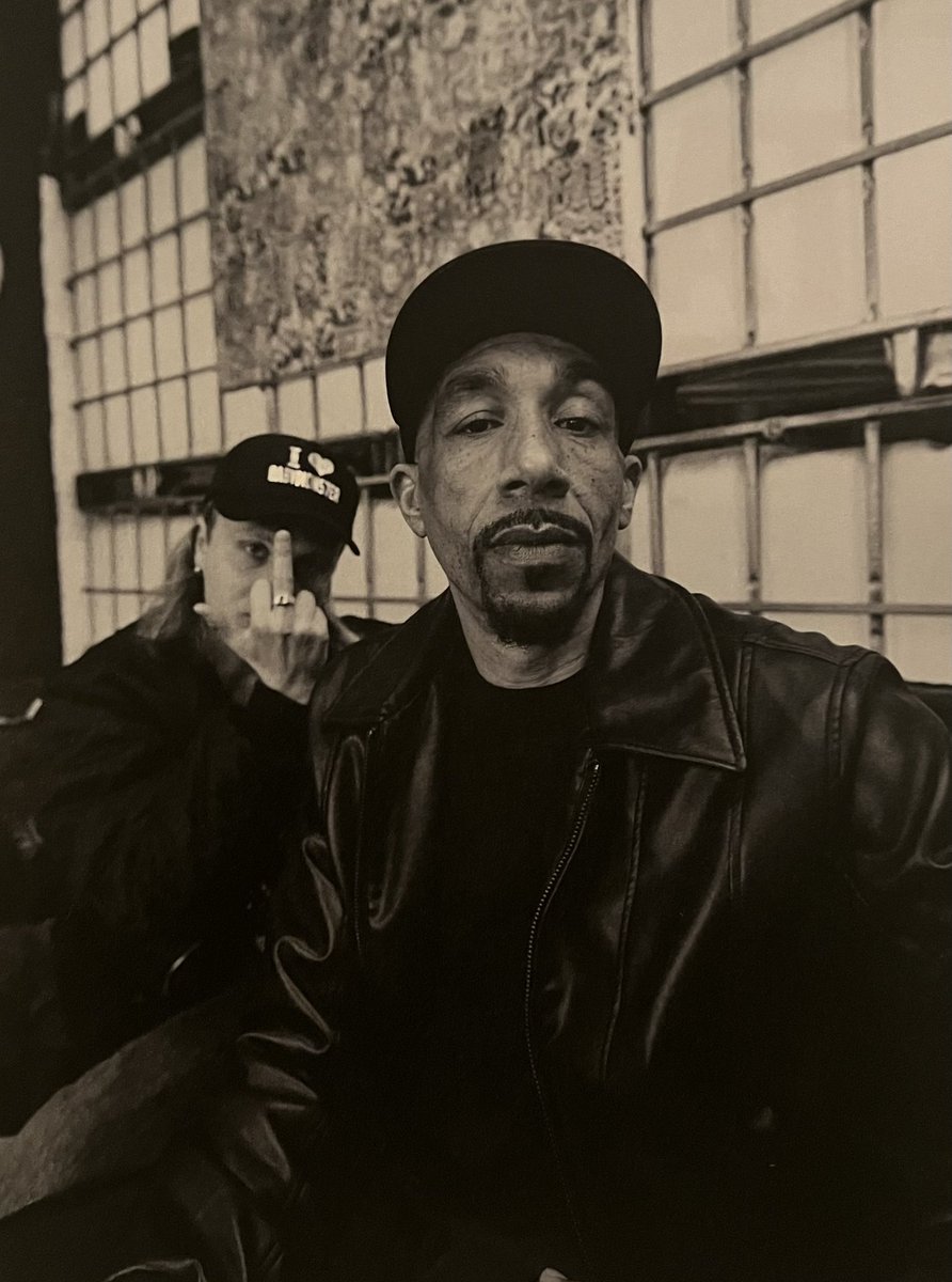 Nu-nu op de cover van zomereditie <a href="/oneworldnl/">oneworldnl</a>: mijn interview met <a href="/abelmanbroer/">aabz</a> en @official_postmen over punk, rap, reggae, en protestmuziek in tijden van crisis. Lees jezelf scherp op een handdoek in de zon. Royals’ van Postmen en ‘IJsland’ van Abel en Sef op je speaker 🍹 - 1L