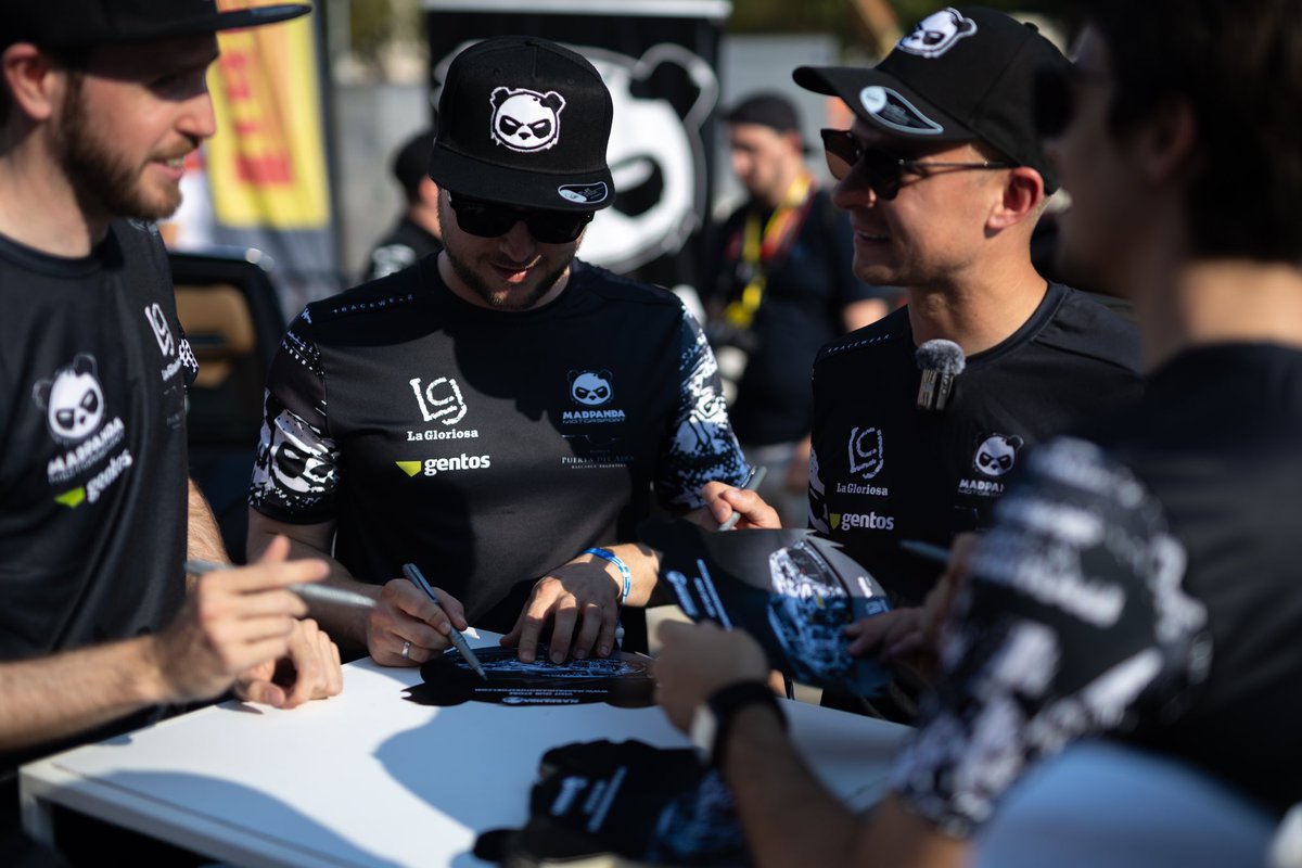 Madpanda_Msport's tweet photo. Some beautiful pictures from our yesterday’s Spa city parade 😍 

Unforgettable moments and recharge with the strong motorsport energy ⚡️

#GTWorldChEu #GT3 #MercedesGT3 #Madpanda #EnduranceRacing #FanatecGT #Panda #Spa24h #Crowdstrike24hSpa #parade #spacityparade https://t.co/pRYAPcA47r