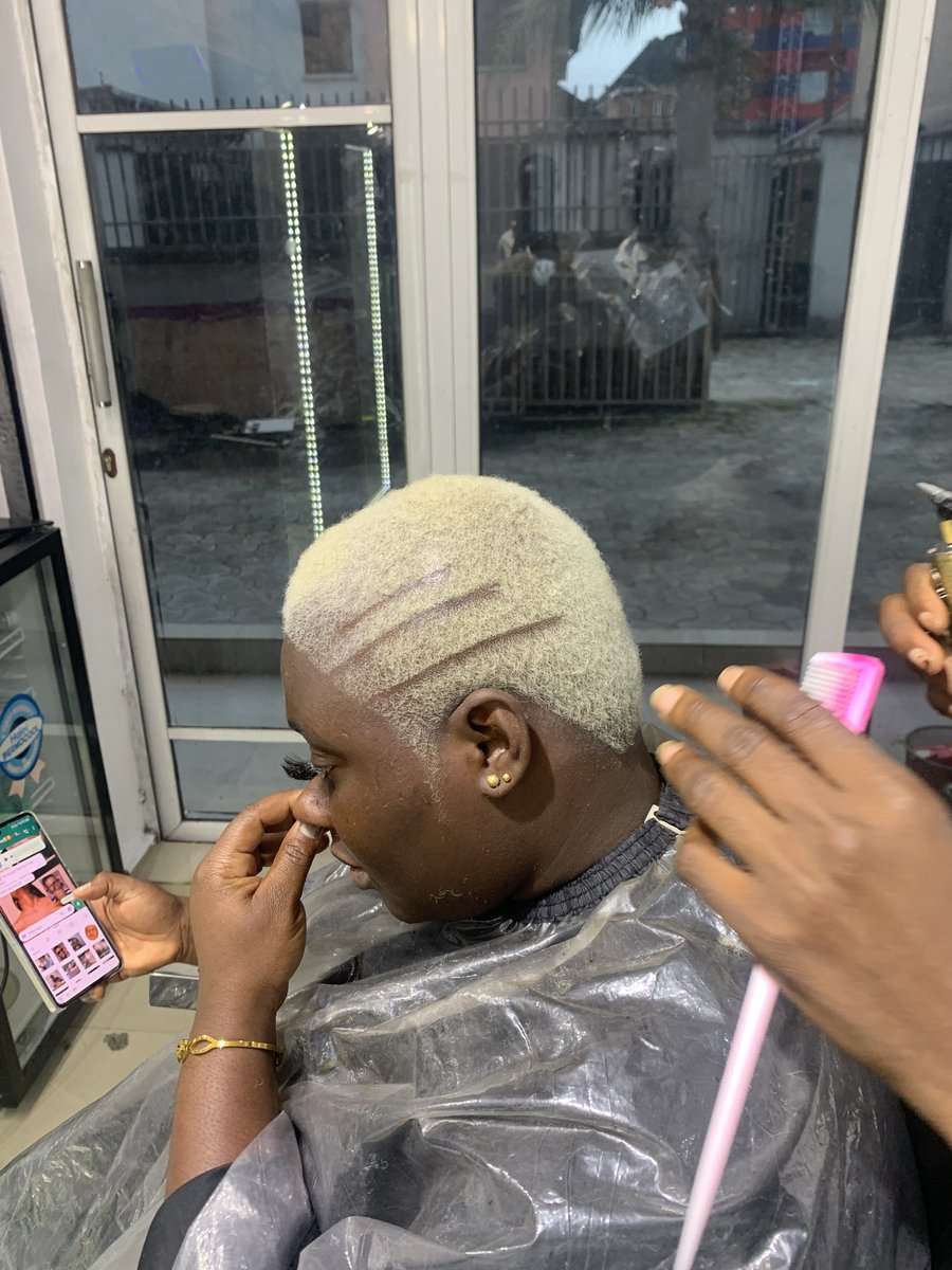 KufreSunda2's tweet image. Good things are not cheap ✂️✂️