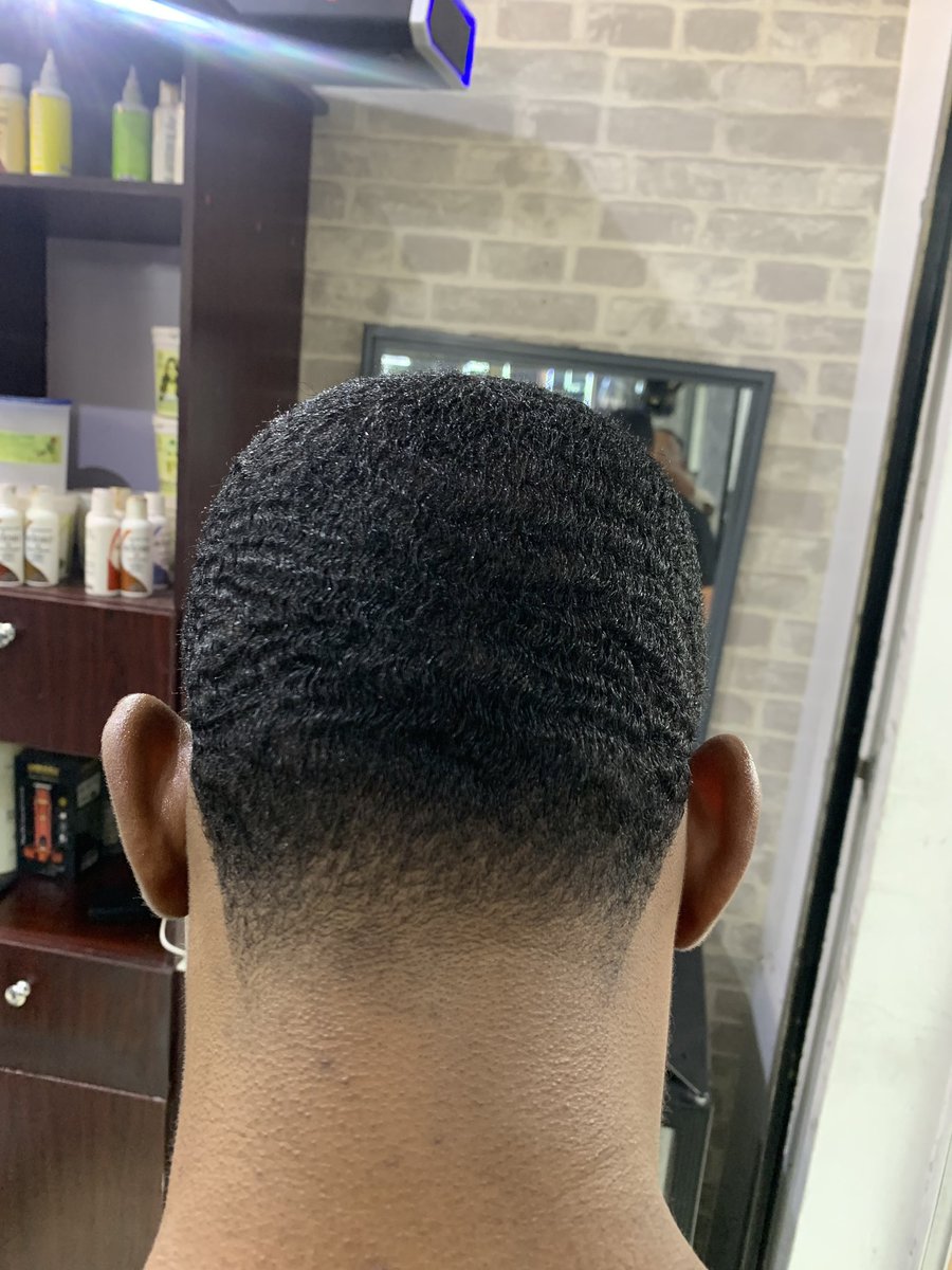 KufreSunda2's tweet image. Just inbox me for your own haircut 💈💈✂️