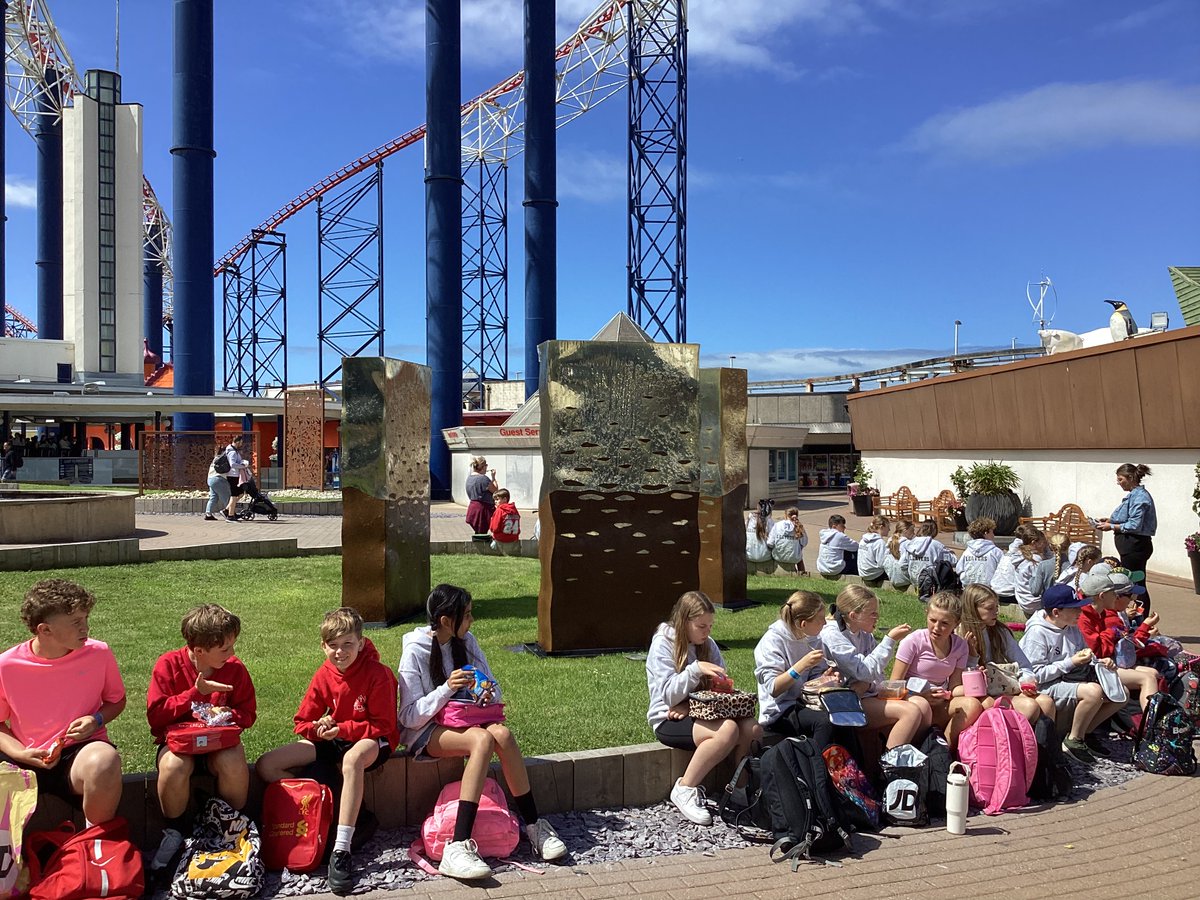 TheIdleCofE's tweet photo. Y6 have arrived at Blackpool Pleasure Beach to sunshine! They’re having a quick bite to eat then heading off to the rides! #joy #courage #love https://t.co/yoVIsEqxVU