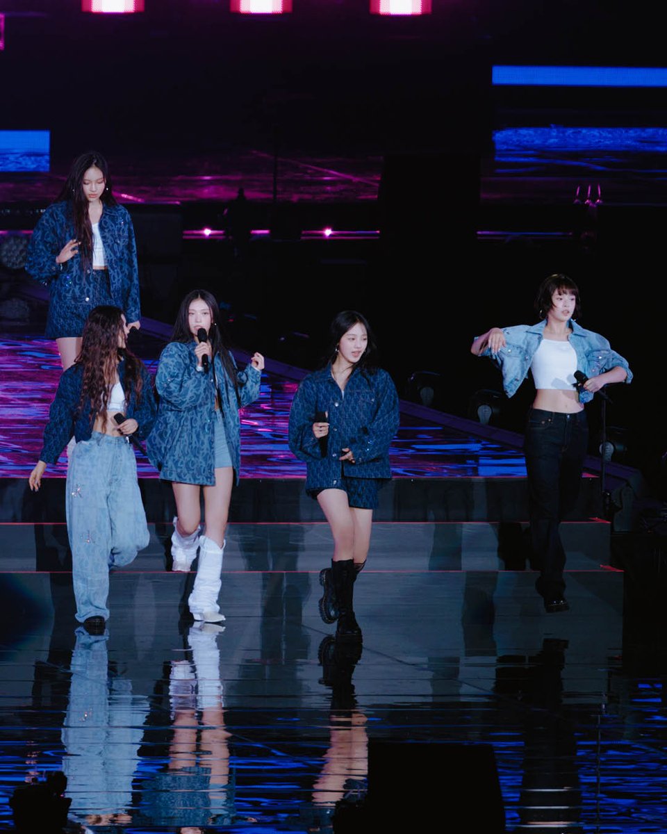 CalvinKlein's tweet photo. right now, right now. @NewJeans_ADOR wore custom Calvin Klein denim looks for their performance at the NewJeans Fan Meeting “Bunnies Camp 2024 Tokyo Dome.”

which look is your favorite? https://t.co/lDrCqz7iYP