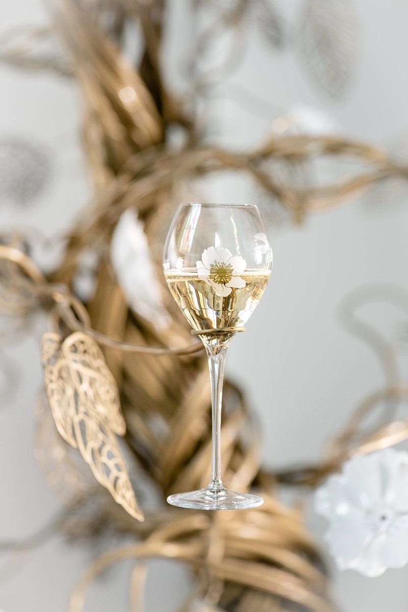 perrierjouet's tweet photo. Explore a series of captivating images showcasing an extraordinary work of art— an enchanting treeadorned with delicate anemones, cradling flutes of Perrier-Jouët champagne.

Visit us at Epernay to immerse yourself in this experience.

#MaisonPerrierJouët #Cellier #ArtNouveau
#ChampagneLovers #ArtLovers

PLEASE DRINK RESPONSIBLY

Please only share our posts with those who are of legal drinking age.