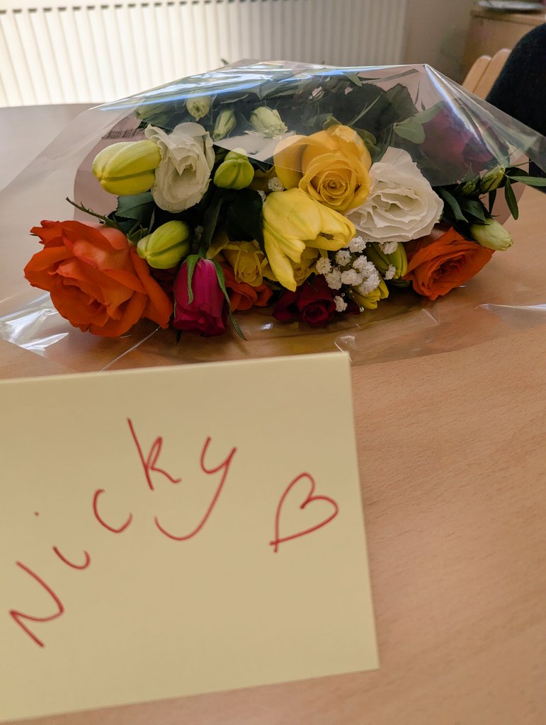 nickyclements71's tweet photo. When you work with the best people in education... 💛💙 @DevonshireInf @DevonshireJun @VicAcademies
#unity #livedvalues https://t.co/IFWSFvi8pY