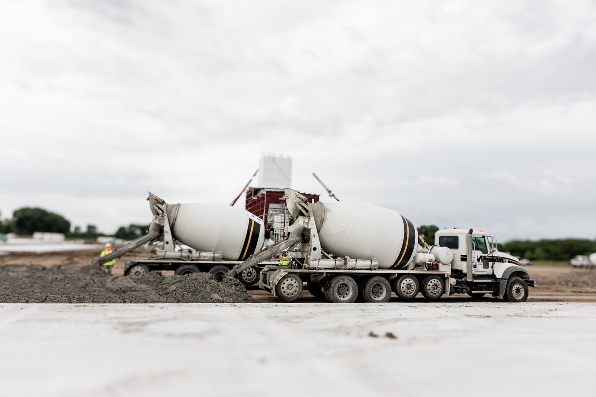 A beautiful overcast morning out here in Northeast Lincoln! A huge shoutout to this crew as they've been cranking out this big ol' project all spring. Excited to see the new Ready Mixed plant start to really take shape!