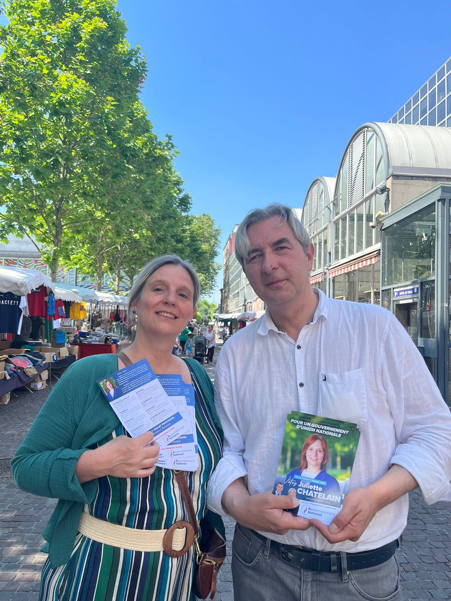 J_Chatelain_Off's tweet photo. 🤔 @A_Saintoul député LFI critique le manque de pluralisme dans les médias et vante la diversité des opinions. Pourtant hier, ces militants refusent au RN le droit de tracter à #Malakoff. 
La démocratie à géométrie variable ? 
#circo9211     #legislatives2024 https://t.co/IIyZKB1YWe