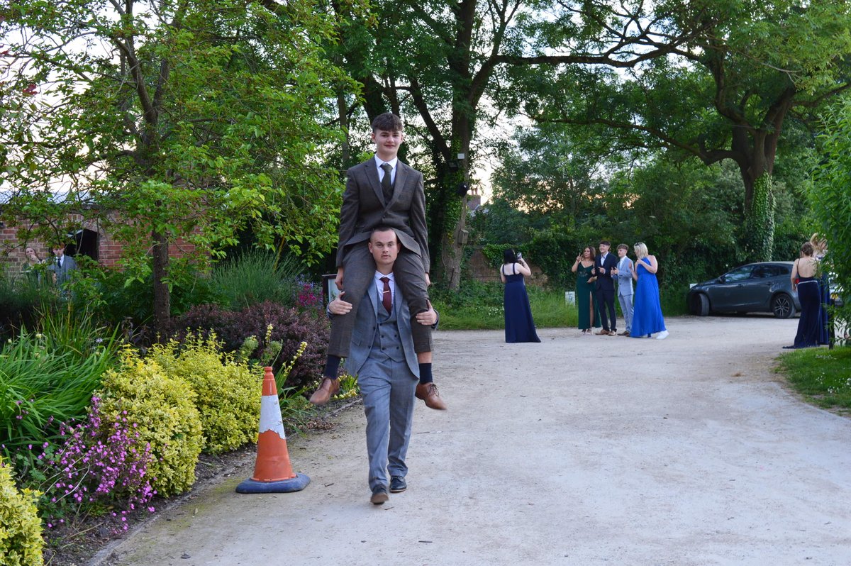 TheNewbridgeSch's tweet photo. 🎉 Goodbye Class of 2024!

We held our Year 11 Prom last night and staff and students were dressed to impress. Our Year 11s have been outstanding this year and their Prom was a wonderful end to their time with us.

Good luck Year 11!

#classof2024 https://t.co/VA7ulFoNKb