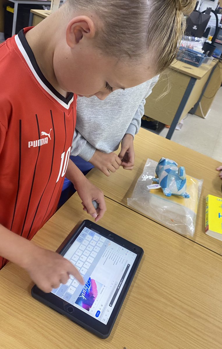 YR5PDCS's tweet photo. Pupils have been enjoying working on their #oracy projects this week @PDCSPrimary They have been applying prior knowledge of London & its landmarks to create their #Londonbustour guides! We canβt wait for them to take us on a tour! π π€©Keep a look out! π@voice21oracy https://t.co/Q83Xr37qKW