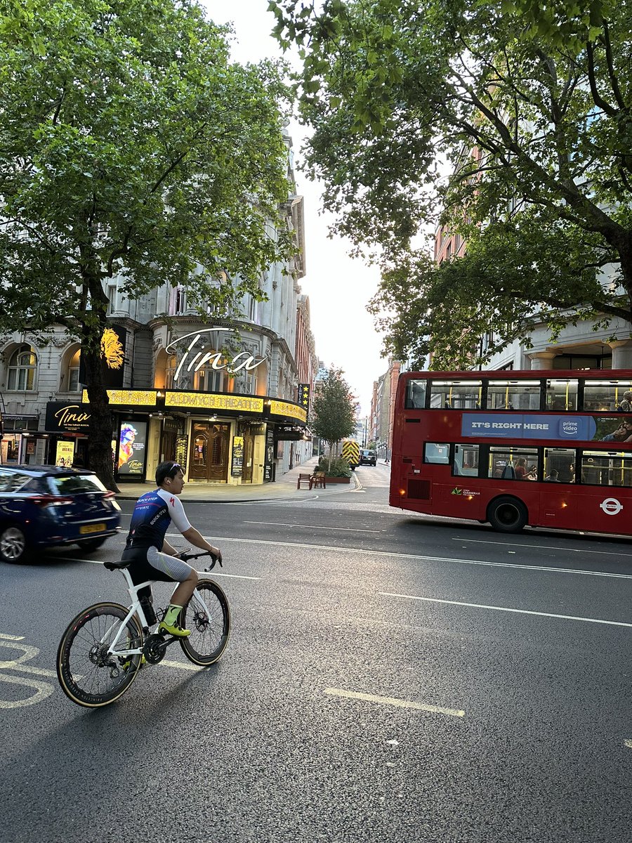 expertcarbon's tweet photo. London - a city where public transport, bikes and black cabs have gained the fight against the fossil fuel car industry. I was impressed to see so few cars on the streets.
#climateweek #London #CarbonExpert #green https://t.co/vJ3nUlbawk