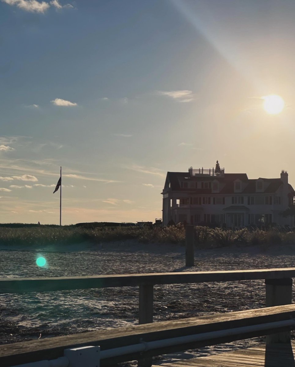 Episode102 #picturesfromtheroad #newepisode #commonmysticspod #hyannisportmassachusetts #kennedycompound  
podcasts.apple.com/us/podcast/com…