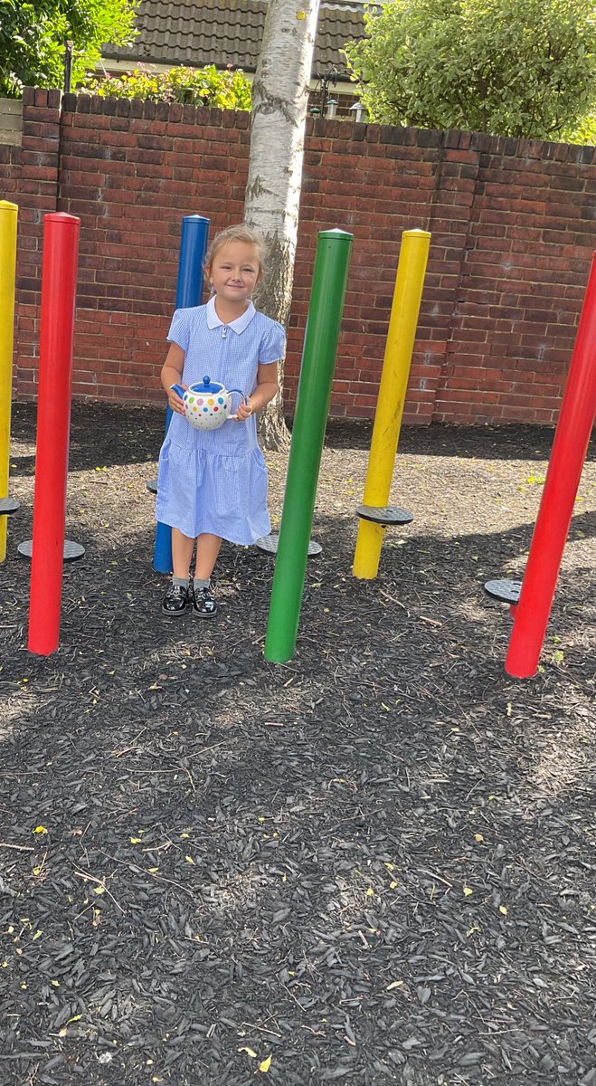 DimpleWell54's tweet image. We have been kind to the neighbour whose objects got blown from her house into our school garden. It’s not everyday you find a teapot on the trim trail and shampoo in the shelter!!! This has inspired us to write about what we found!! #englishDWS #class4 #usingourimagination