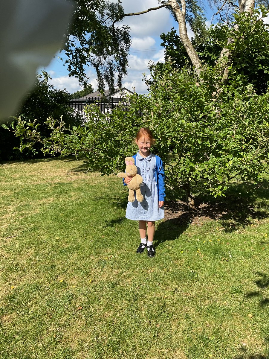 DimpleWell54's tweet image. We have been kind to the neighbour whose objects got blown from her house into our school garden. It’s not everyday you find a teapot on the trim trail and shampoo in the shelter!!! This has inspired us to write about what we found!! #englishDWS #class4 #usingourimagination