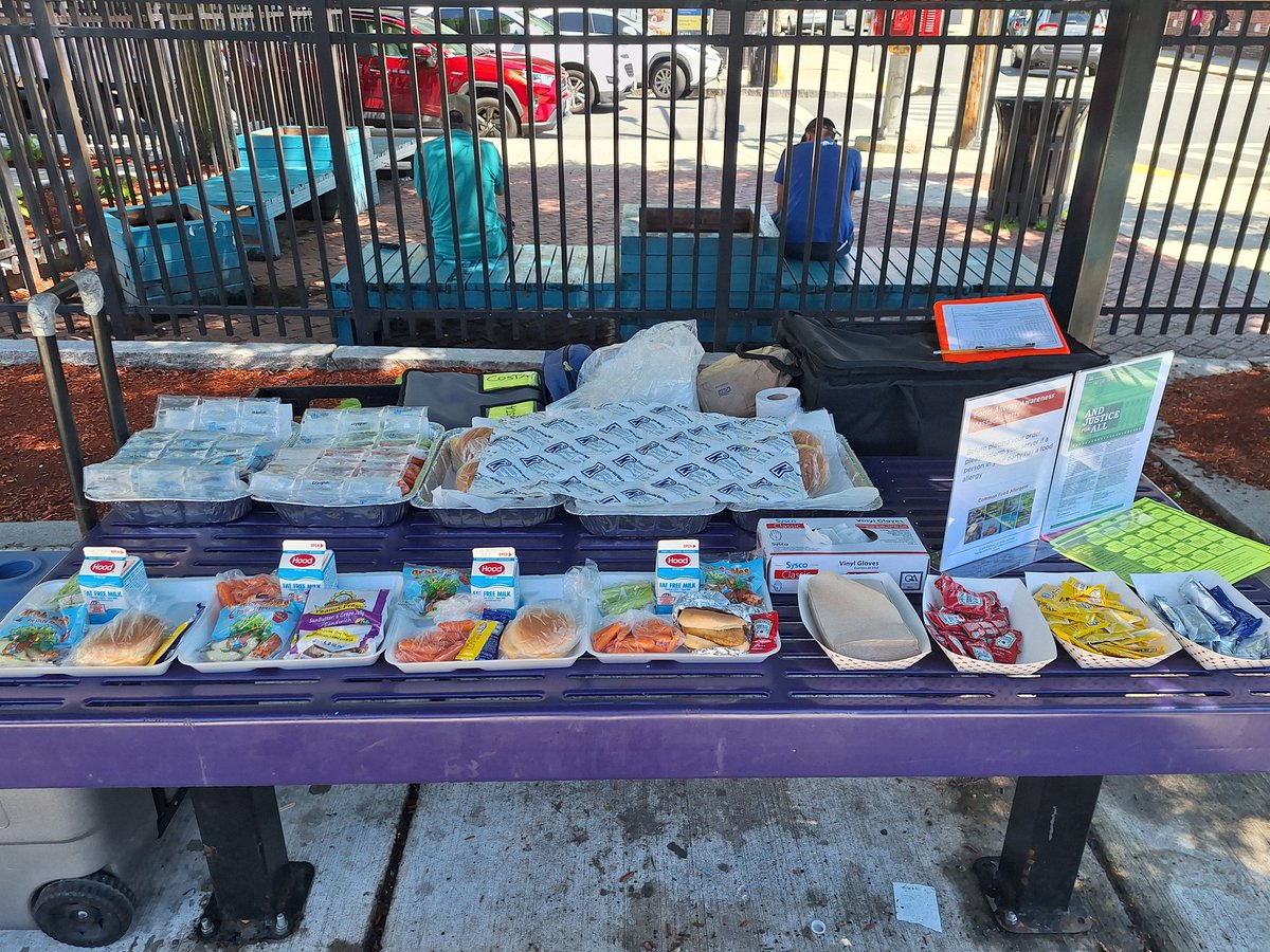Revere community families with young children under 18, come and enjoy a free lunch at our parks in our city (Costa Park below) from 11:00AM-1:00PM, Monday to Friday.