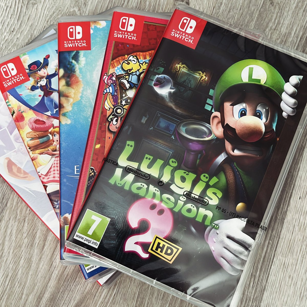 Cornyzuka's tweet photo. 11 ans après l’opus 3DS, on y retourne avec grand plaisir. #luigismansion2 #NintentoSwitch https://t.co/AvCcbYwFg0