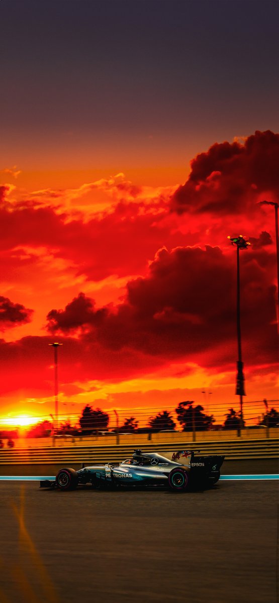 F1WallpaperHQ's tweet photo. Formula 1 sunset wallpapers 🌇🤩 https://t.co/9trNTdEW5E