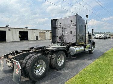 MideastEquip's tweet photo. 2023 International HX Sleeper Semi Tractor.  Stock # 7043-DM.  $ 174,900.00
Extended 5 Year Warranty, Cummins X15, 515 HP, 40K RA, Automatic, 13 Speed, 248 In WB, 73in, Sleeper Plus Extras! Clean Unit! Built to Haul! 
For more information visit https://t.co/pn5zNZngO8 https://t.co/dYNA9BER9O