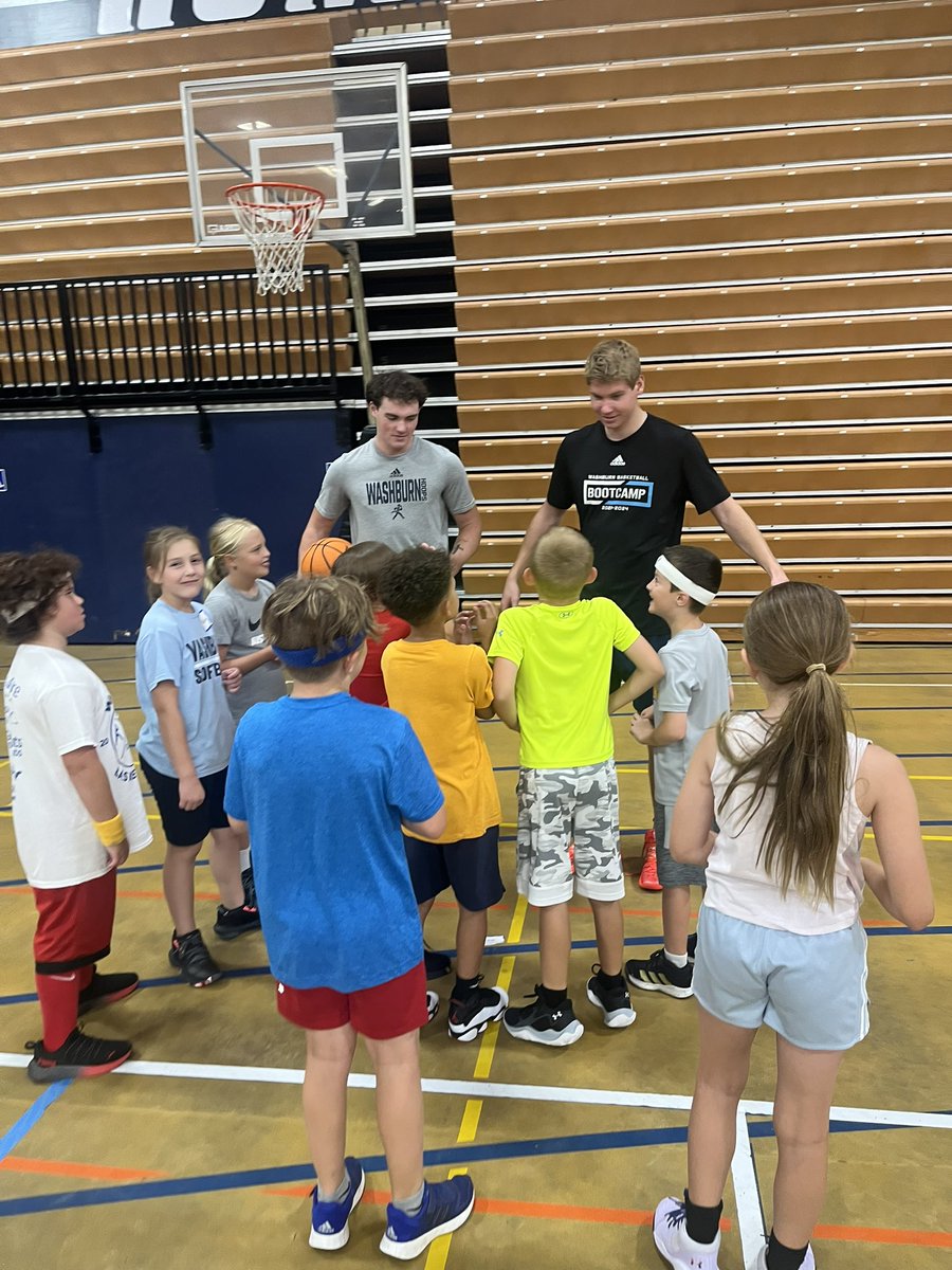 IchabodMBB's tweet photo. Our players are actively engaged &amp; do a great job of coaching our campers each week of camp! @WashburnUniv https://t.co/75LdSJHH57