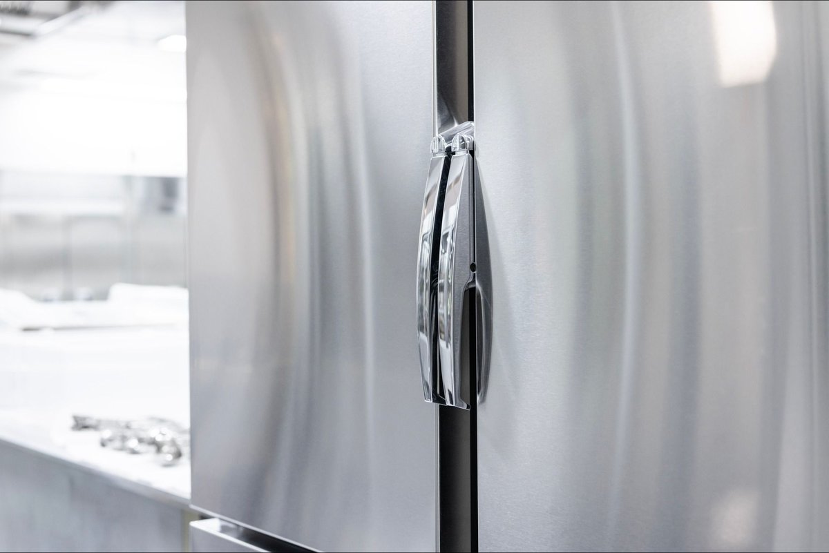 REWonline's tweet photo. Read on to see the keys for success when it comes to cleaning a commercial fridge: https://t.co/ylTcc5kaTE https://t.co/tR59S7VT16