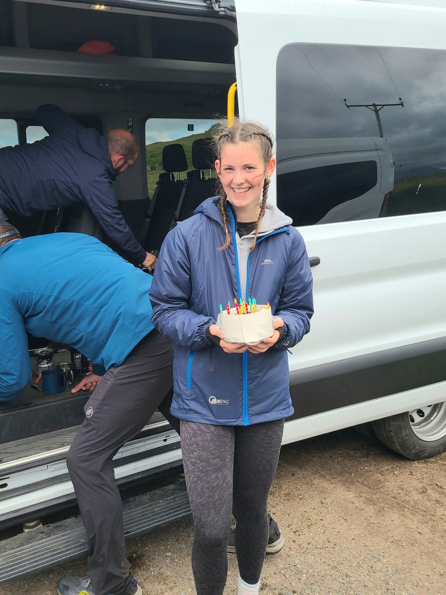 Gold Qualifying Day 4. Extra celebrations for our birthday girl, Rosie . 🎊🎂 #Torridon #LowerDiabaig #cake #SEVENTEEN <a href="/ActiveSchoolStg/">Stirling Active Schools 🏳️‍🌈</a> <a href="/WallaceHighPTN/">Wallace High PTN</a> <a href="/wallacehighsch/">Wallace High School</a>