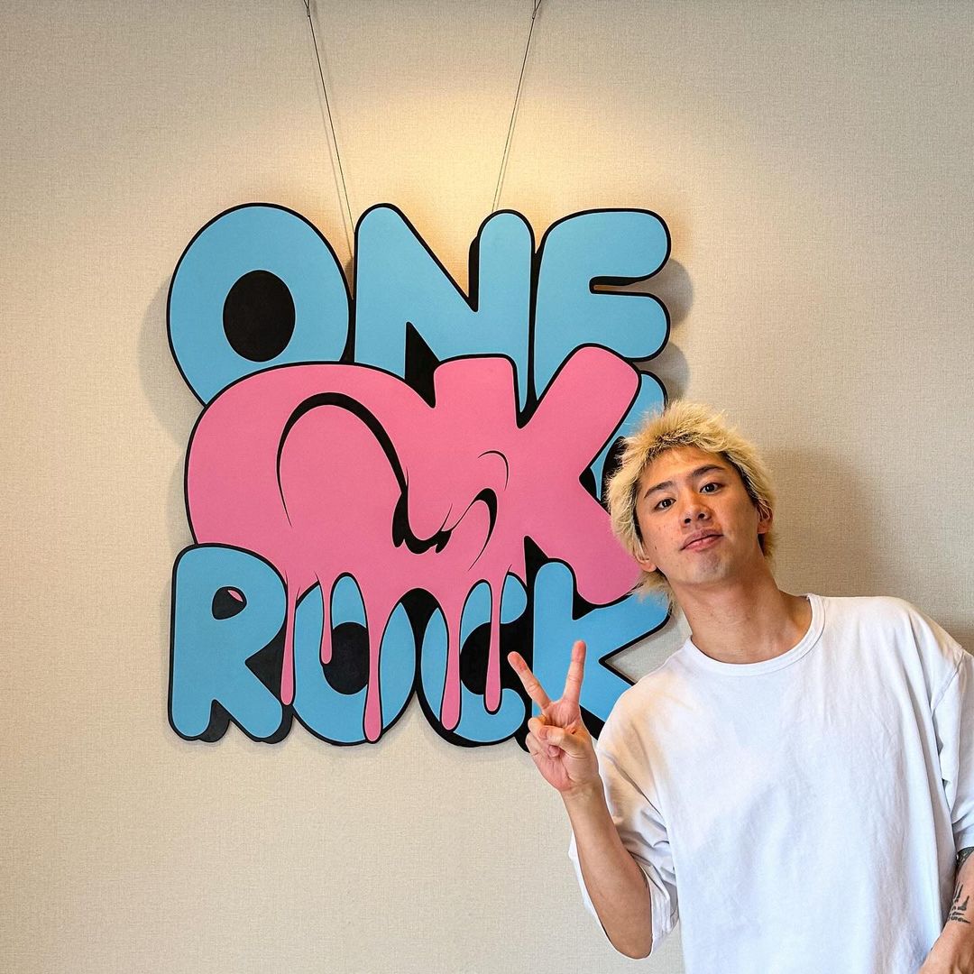 sonicstadium's tweet photo. A new photo of Japanese rock band One Ok Rock has appeared with a new logo for the group... recognise those eyes, anyone? 👀 #SonicNews 

H/T @vermeildx_ADCKN https://t.co/l7M0u3RFtH
