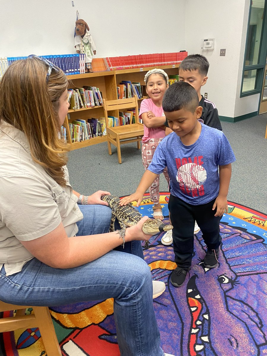 Bilingual summer school <a href="/HempsteadISD/">Hempstead ISD</a> had a special surprise visitor today from the <a href="/TPWDnews/">Texas Parks & Wildlife</a> thank you Stephanie for showing our students about local wildlife in Waller County! #HigherHeights
